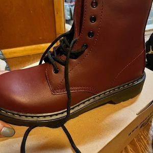 Burgundy dr Martin boots. Kid size 6. These shoes are new and never been worn
